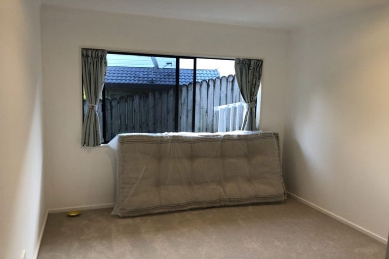 Photo of property in 14 Mccahill Views, Botany Downs, Auckland, 2010