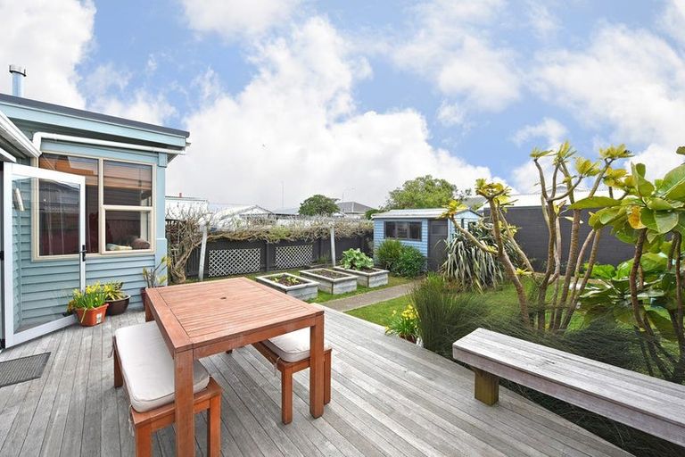 Photo of property in 3 Jessie Street, Petone, Lower Hutt, 5012