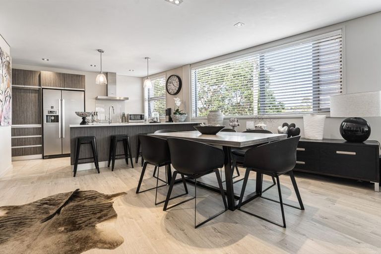 Photo of property in Montrose Villas, 441h Beach Road, Mairangi Bay, Auckland, 0630