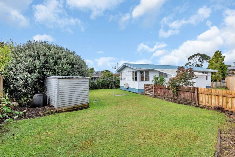 Photo of property in 10 Gannet Place, One Tree Point, 0118