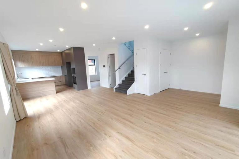 Photo of property in 36a Marendellas Drive, Bucklands Beach, Auckland, 2014