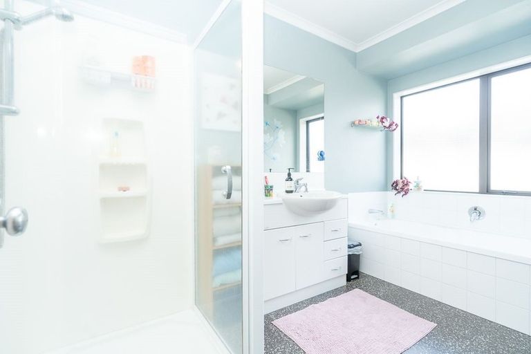 Photo of property in 16 Ravenscourt Place, Huntington, Hamilton, 3210