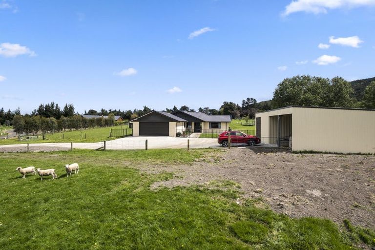 Photo of property in 30 Tara Hills Drive, North Taieri, Mosgiel, 9092