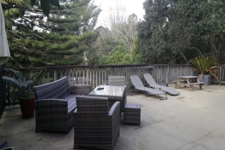 Photo of property in 223 Woodlands Park Road, Titirangi, Auckland, 0604