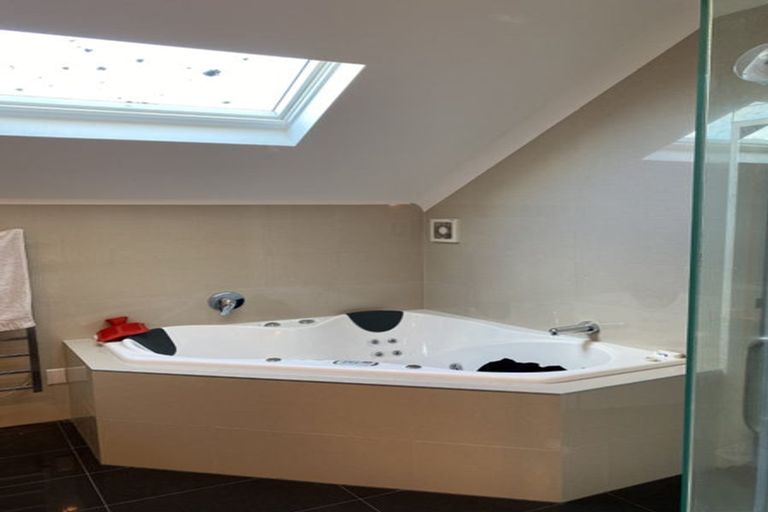 Photo of property in 17 Quedley Court, Eastern Beach, Auckland, 2012