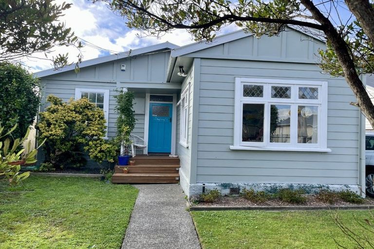 Photo of property in 30 Awamutu Grove, Waiwhetu, Lower Hutt, 5010