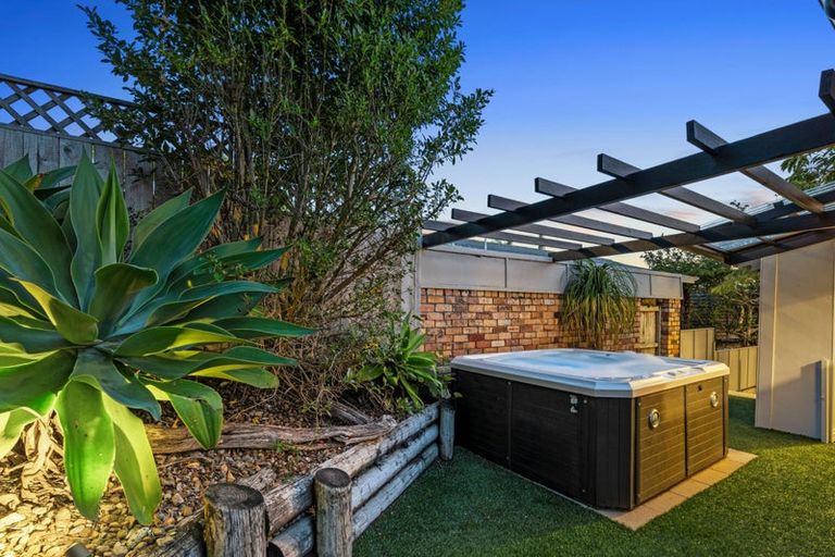 Photo of property in 22 Morrow Avenue, Bucklands Beach, Auckland, 2012