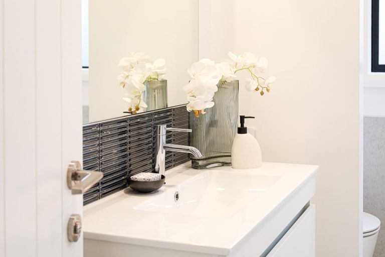 Photo of property in 1 Mangatainoka Lane, Awapuni, 4412