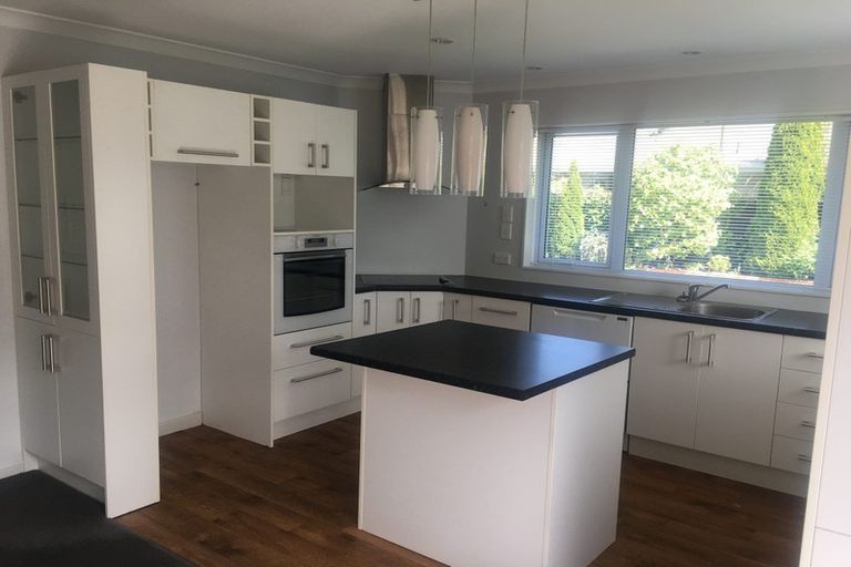 Photo of property in 11 Hanover Place, Ilam, Christchurch, 8041