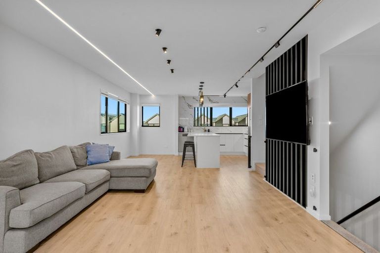 Photo of property in 20a Makomako Drive, Orewa, 0931