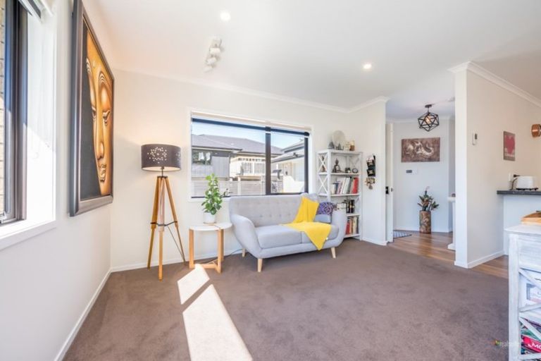 Photo of property in 79 Riverstone Drive, Riverstone Terraces, Upper Hutt, 5018