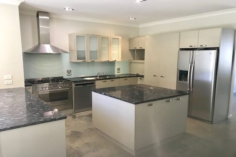 Photo of property in 68 Shelter Drive, Greenhithe, Auckland, 0632