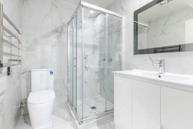 Photo of property in 8c Kent Road, Manurewa, Auckland, 2102