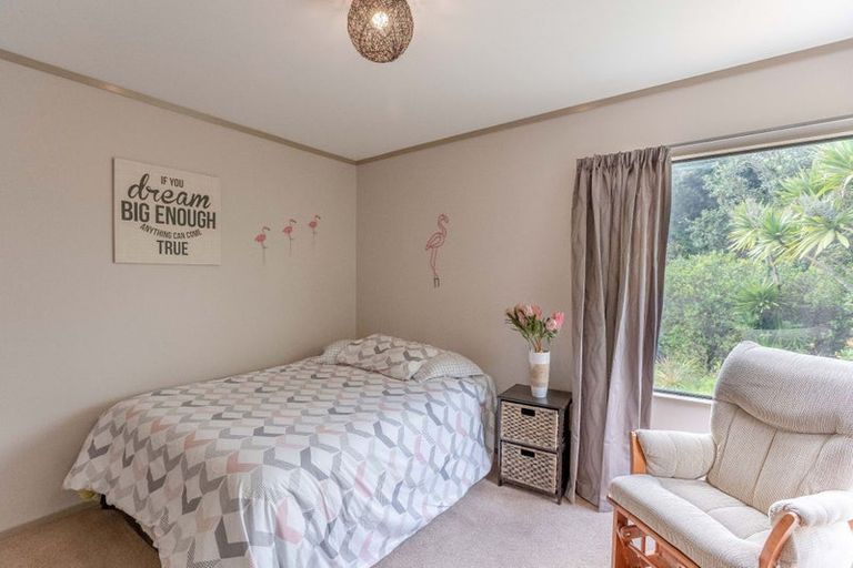 Photo of property in 2/18 Sailmaker Close, Whitby, Porirua, 5024