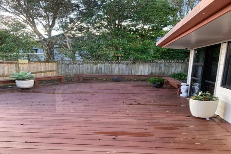 Photo of property in 82 Caribbean Drive, Unsworth Heights, Auckland, 0632