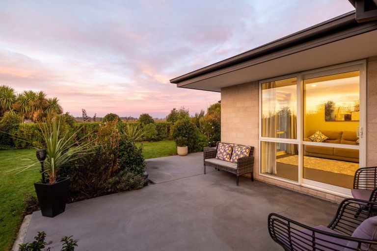 Photo of property in 26 Pegasus Main Street, Pegasus, 7612