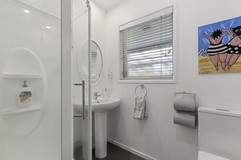 Photo of property in 5a Elizabeth Street, Orewa, 0931