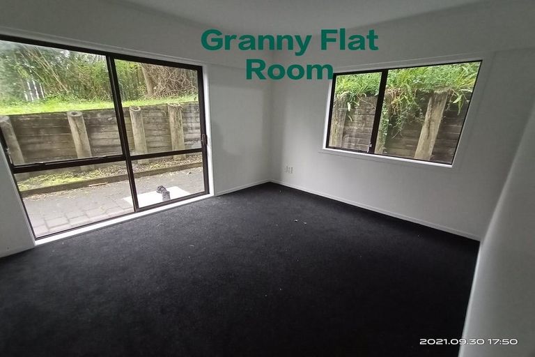 Photo of property in 153 Gossamer Drive, Pakuranga Heights, Auckland, 2010