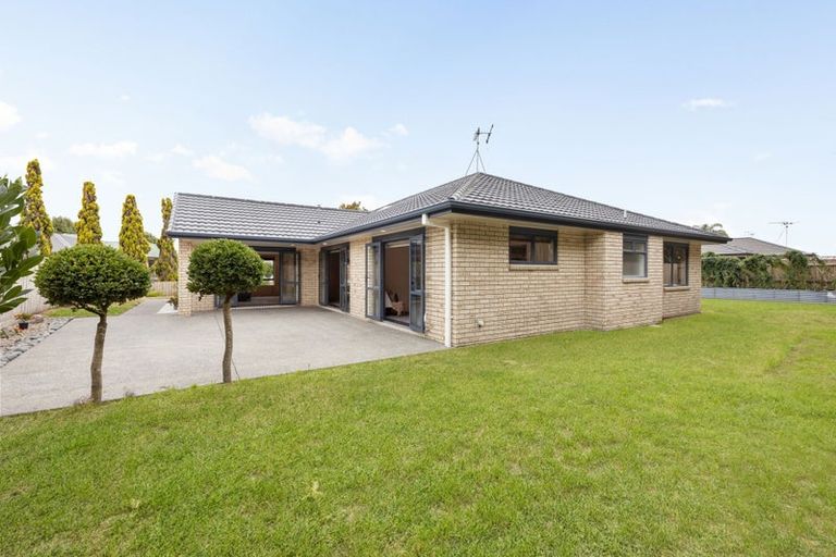 Photo of property in 35 Milbrook Place, Chartwell, Hamilton, 3210