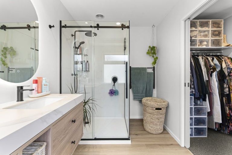 Photo of property in 4a Clerke Place, Marfell, New Plymouth, 4310