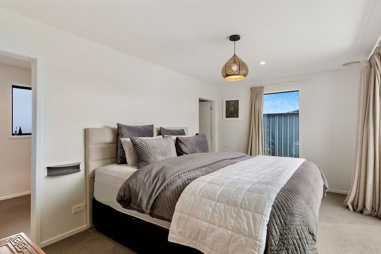 Photo of property in 13 Wheat Street, Jacks Point, Queenstown, 9371