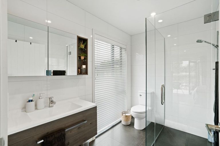 Photo of property in 4 Hidden Hills Drive, Wanaka, 9305