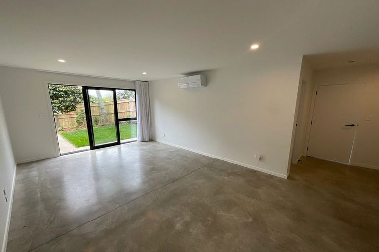 Photo of property in 30a Waiwaka Terrace, Strandon, New Plymouth, 4312