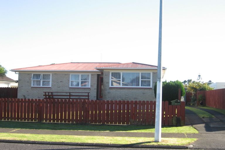 Photo of property in 8 Primrose Place, Manurewa, Auckland, 2102