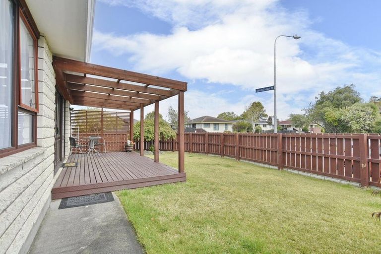 Photo of property in 1/2 James Condon Place, Redwood, Christchurch, 8051