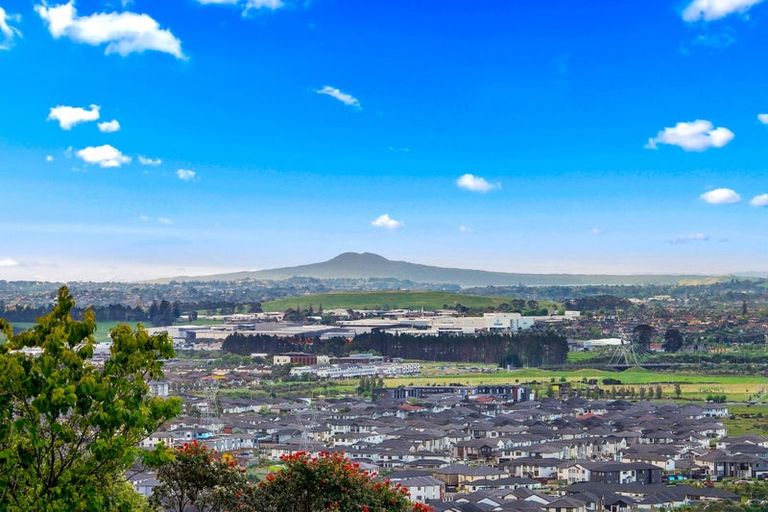 Photo of property in 190 Redoubt Road, Flat Bush, Auckland, 2019