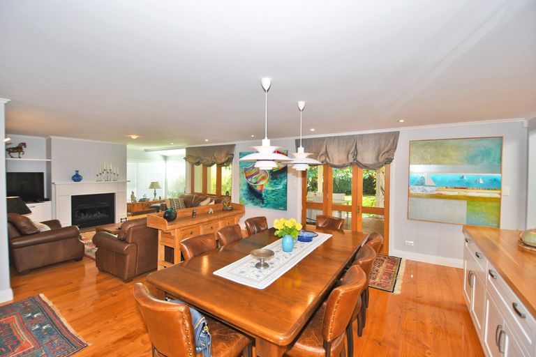 Photo of property in 22 Muncaster Road, Snells Beach, 0920