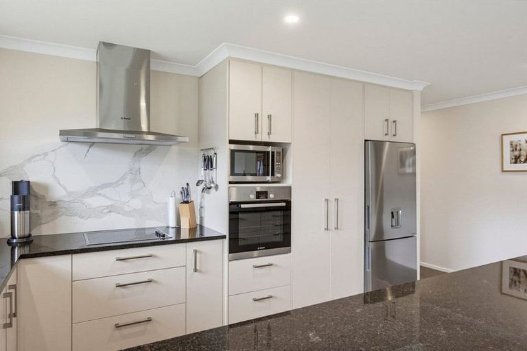 Photo of property in 35 Waipunahau Road, Waikanae, 5036