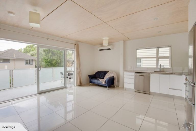 Photo of property in 3a Anderson Terrace, Mount Cook, Wellington, 6021