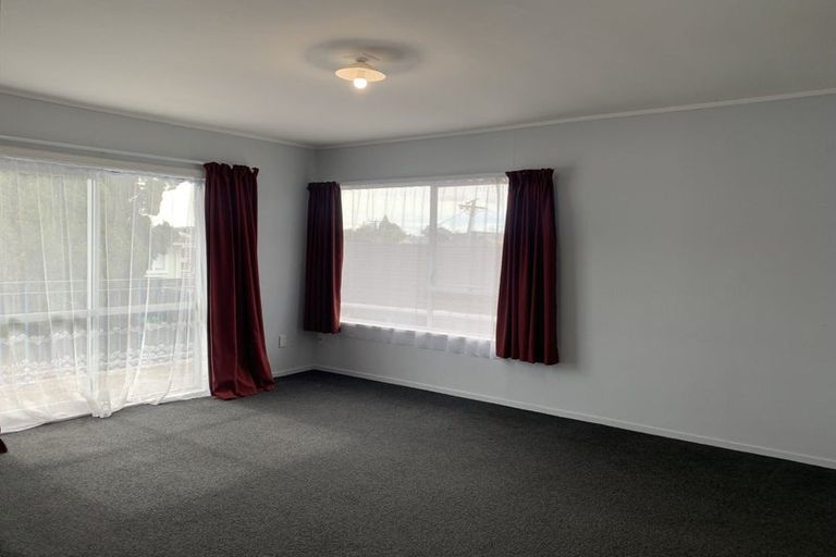 Photo of property in 9 Alston Avenue, Kelston, Auckland, 0602