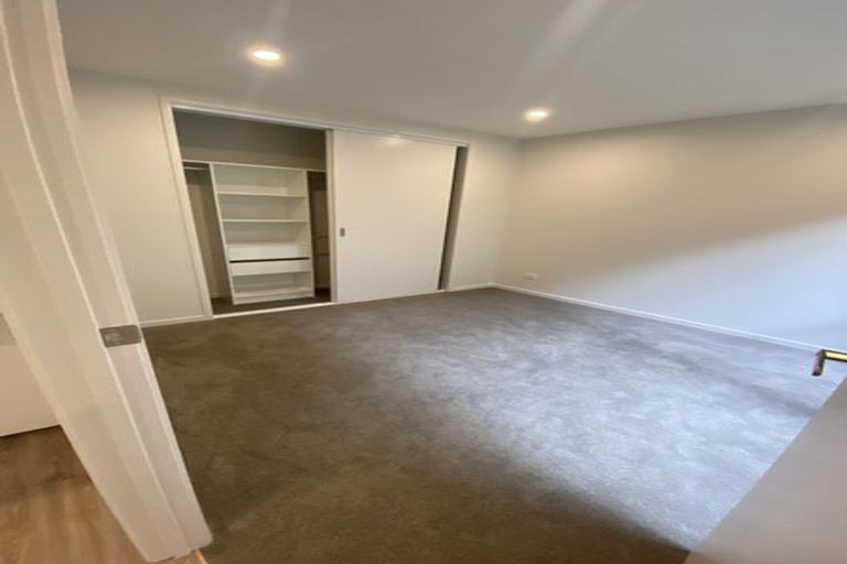 Photo of property in 7/37 Camelot Place, Glenfield, Auckland, 0629