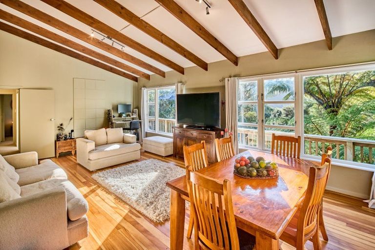 Photo of property in 194 Eastern Hutt Road, Taita, Lower Hutt, 5019