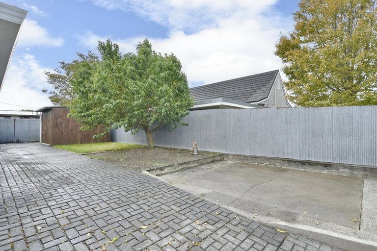 Photo of property in 1/2 James Condon Place, Redwood, Christchurch, 8051
