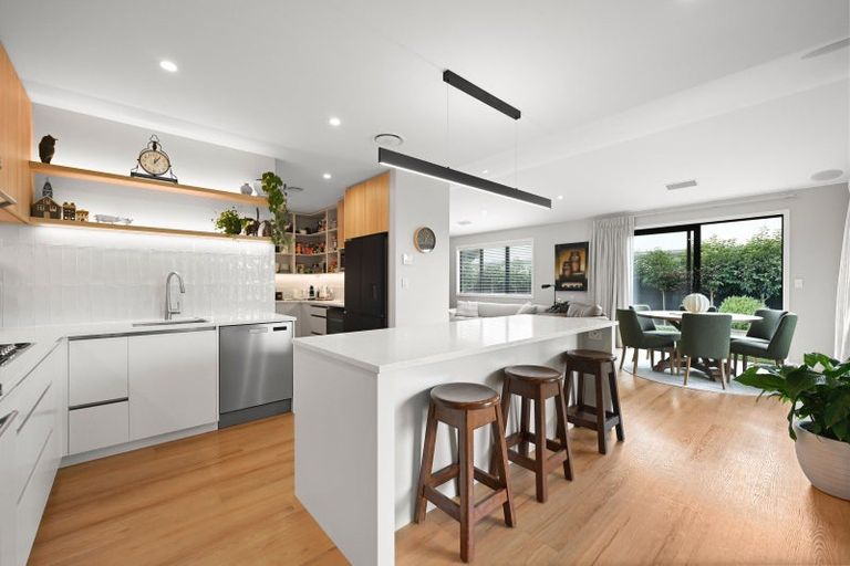 Photo of property in 92 Hugo Shaw Drive, Cambridge, 3434