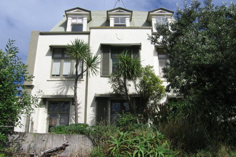 Photo of property in 16 Hadfield Terrace, Kelburn, Wellington, 6012