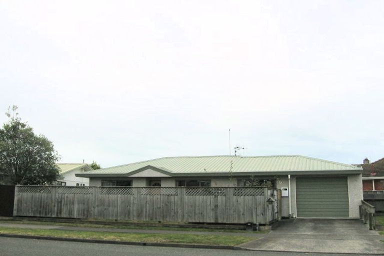 Photo of property in 13 Harris Street, Greenmeadows, Napier, 4112