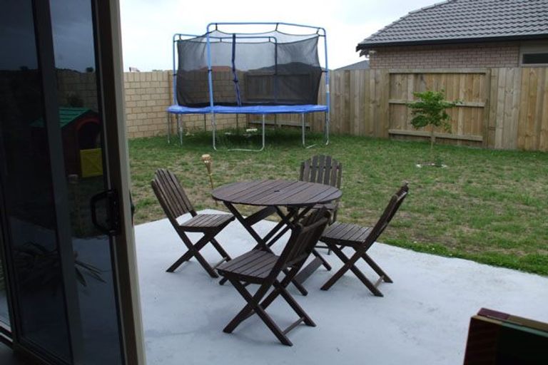 Photo of property in 12 Sophies Way, Papamoa Beach, Papamoa, 3118