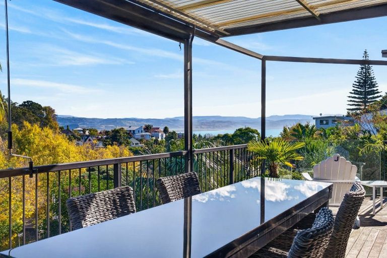 Photo of property in 8 Selwyn Road, Hospital Hill, Napier, 4110