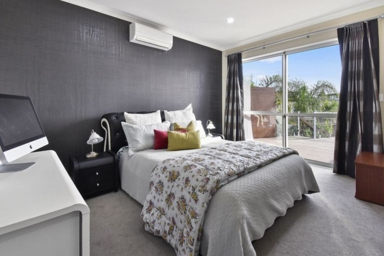 Photo of property in 15 Bejoy Rise, East Tamaki Heights, Auckland, 2016