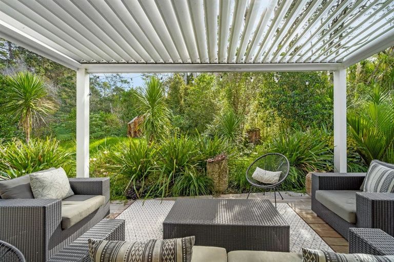 Photo of property in 18b Hobbs Road, Matakatia, Whangaparaoa, 0930