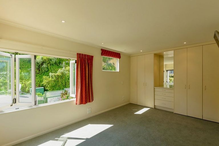 Photo of property in 32 Sunset Parade, Plimmerton, Porirua, 5026