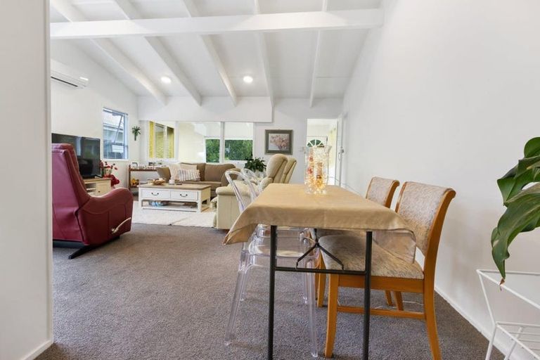 Photo of property in 3/522 Te Atatu Road, Te Atatu Peninsula, Auckland, 0610