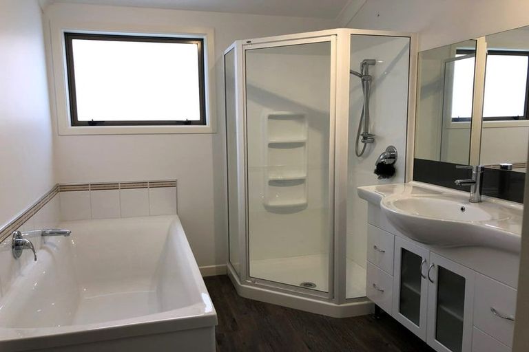 Photo of property in 2 Bracken Mews, Pyes Pa, Tauranga, 3112