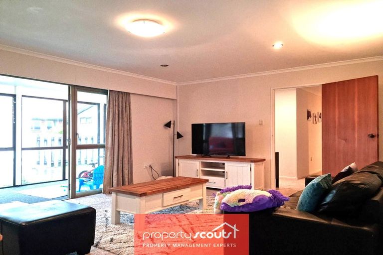 Photo of property in 72 Manu Crescent, Upper Vogeltown, New Plymouth, 4310