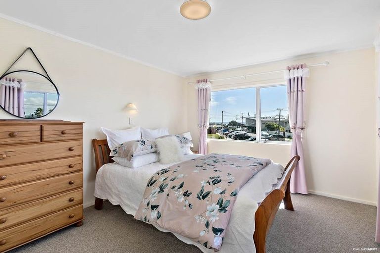 Photo of property in 2/5 Stanley Avenue, Milford, Auckland, 0620