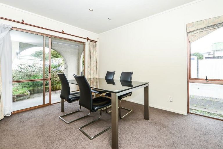 Photo of property in 62 Storey Avenue, Forest Lake, Hamilton, 3200